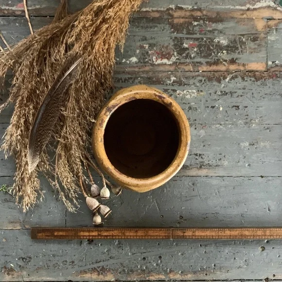 60's MCM HANDMADE BURNT ASH EMBOSSED CERAMIC VASE - Picture 10 of 10